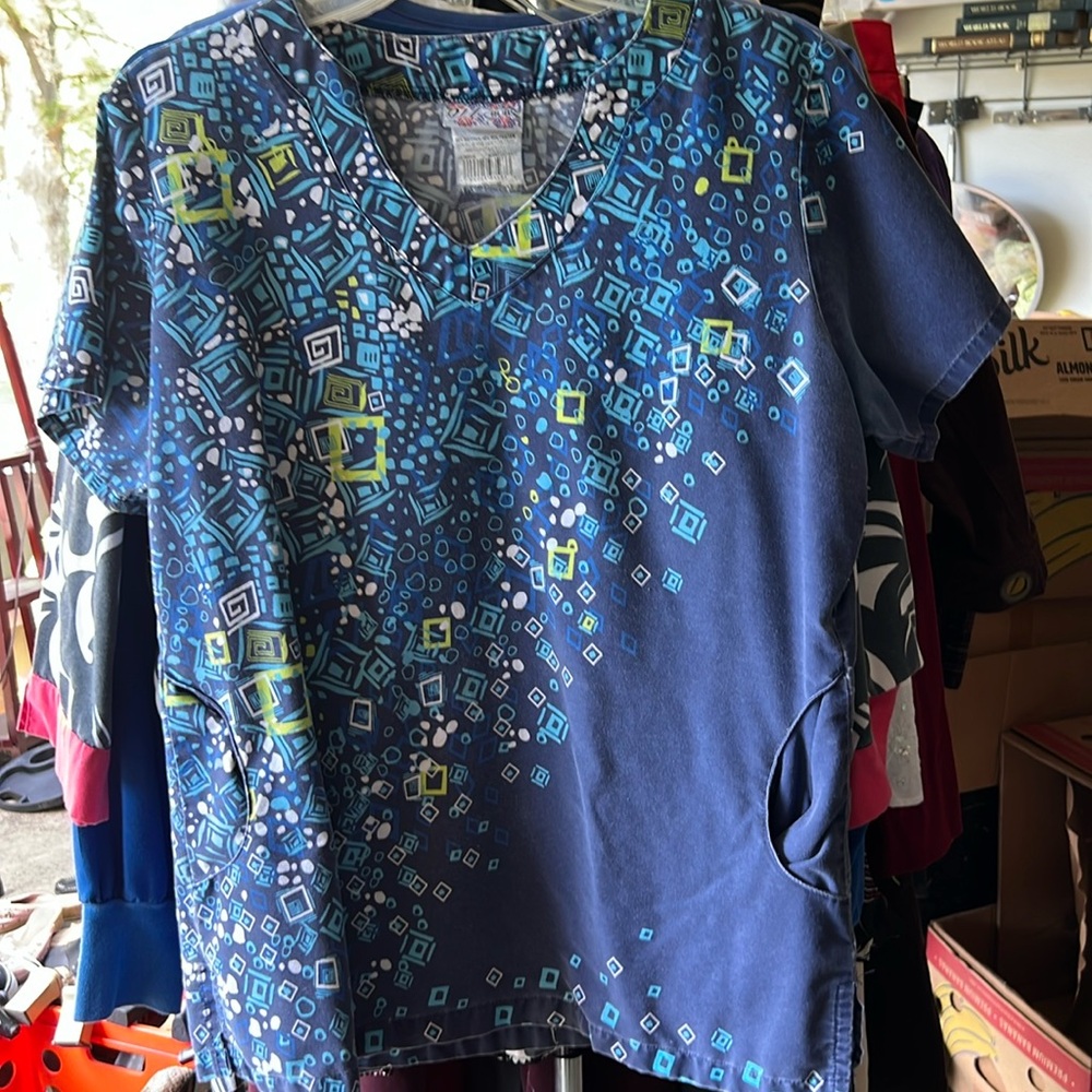 US SCRUB’S TOP. GOOD CONDITION. Worn a lot. Was my favorite.